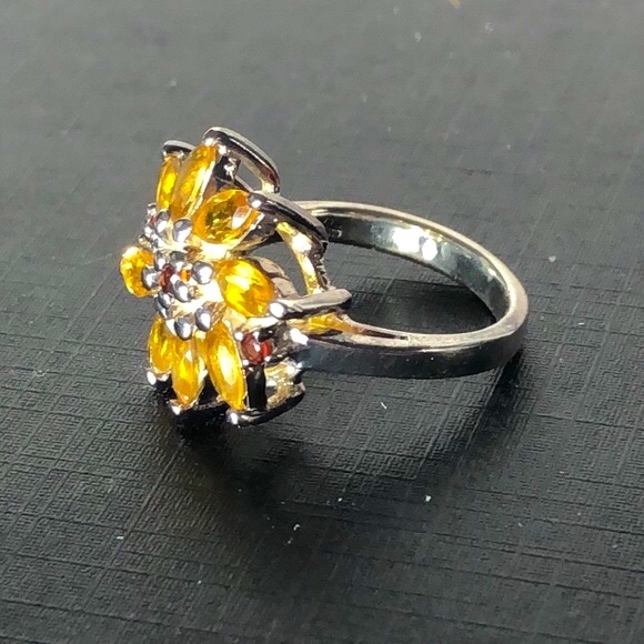 Sterling Silver Golden Citrine and Red Garnet Faceted Flower Ring Sz 7 - Picture 3 of 17